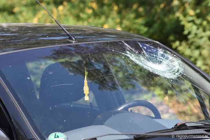 Automobilist zonder rijbewijs rijdt voetganger in Purmerend aan