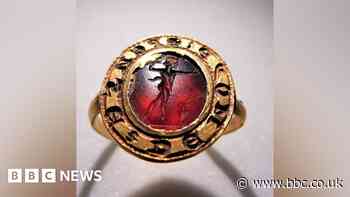 Gold ring found in Fishlake by detectorist is bought by Doncaster council