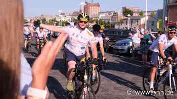 Zieleinlauf in Rostock: Warum Freizeitsportler 587 Kilometer durch MV radelten