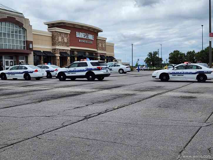 Shooter turns himself in after shooting at Glenbrook Mall in Fort Wayne