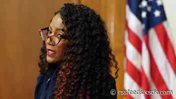 St. Louis mayor faces fresh fallout from police group after disclosure of thousands of personal text messages