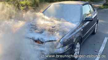 PKW brennt in Helmstedt - Passanten verhindern Ausbreitung