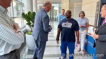 Corrections officials promote voter registration