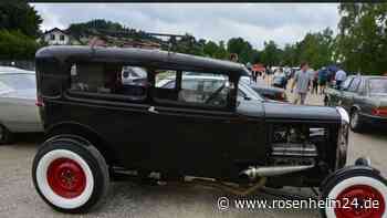 Der Automobilsport-Club Wasserburg /Inn e.V. organisierte am vergangenen Sonntag auf dem Soyener Bahnhofsplatz ein Oldtimer-Treffen