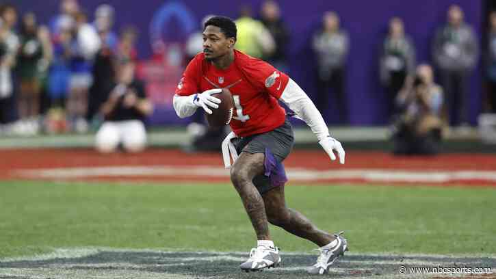 Stefon Diggs attends Damar Hamlin's charity softball game