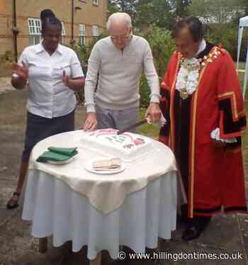 Neighbours help Harefield care home celebrate open week