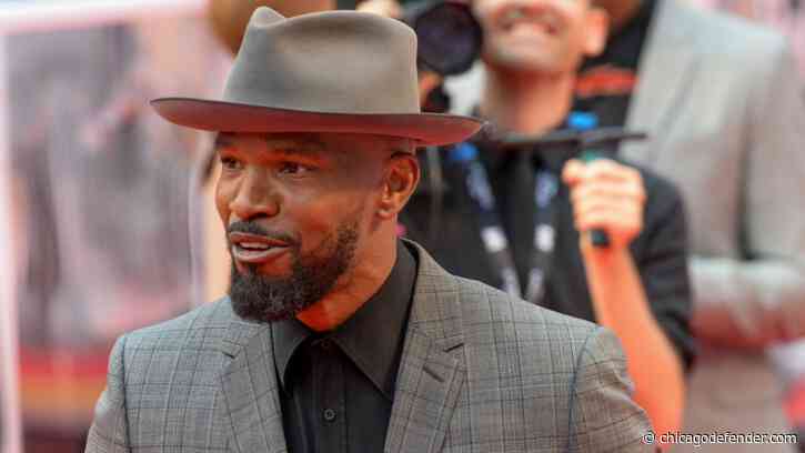 Actor Jamie Foxx Spotted Waving to Fans from a Boat in Chicago