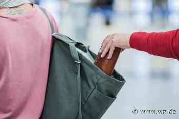 Ehepaar verhindert Taschendiebstahl auf Rolltreppe