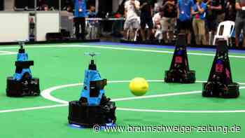 Fußball beim RoboCup: "Geht auch ruppig zu"