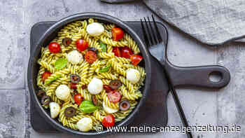 Mediterranes Rezept für italienischen Dolce-Vita-Nudelsalat zum Grillen