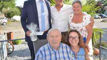 Andreas Bauer (85): Vorliebe für Fußball, Tanz – und einen guten Chicken Burger