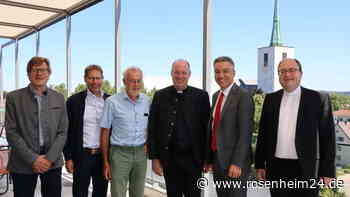 Weihbischof Rupert Graf zu Stolberg zu Gast im Landratsamt Rosenheim