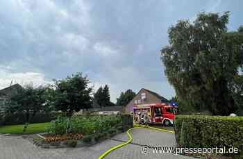 FW-KLE: Dach durch Blitzschlag abgedeckt