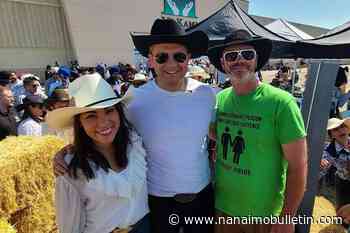 Poilievre ‘does not agree’ with ‘straight pride’ message in Stampede photo