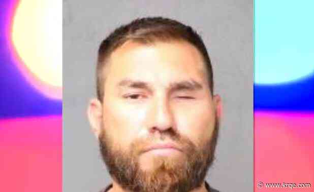 Albuquerque man enters plea in robbery, threat case