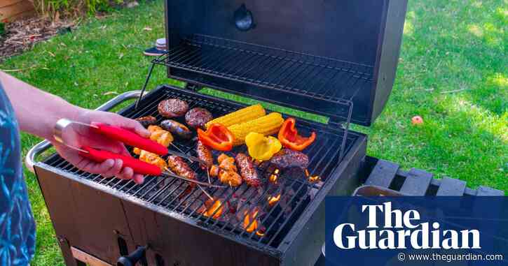 UK retailers report sizzling sales in hot June weather