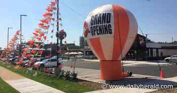 Shaq's Big Chicken to open Tuesday in Rosemont, but he won't be there