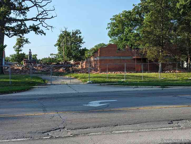 LOOK: Demolition of former Fort Wayne Bible College underway