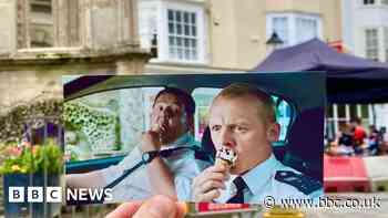 Mission Impossible star Simon Pegg praises photographer's film shots