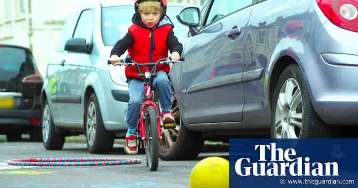 Kids v cars: the campaign to reclaim children's play space on British streets – video