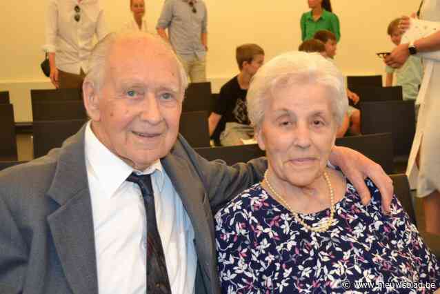 Michel (99) en Denise (95) vieren albasten huwelijk: “En over zes maanden sta ik hier weer voor mijn honderdste verjaardag”