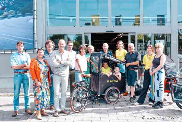 Bakfiets gaat naar Jeugdwerking voor Anderstaligen