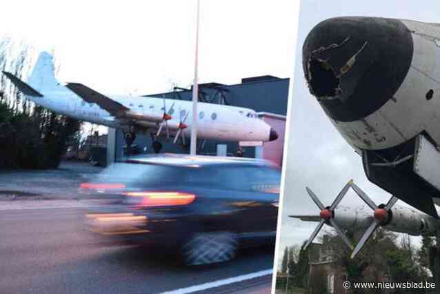Iconisch vliegtuig aan discotheek Kokorico wordt nog niet meteen hersteld: “1.292 euro wil de expert uitbetalen, een koplamp van een wagen kost tegenwoordig meer”