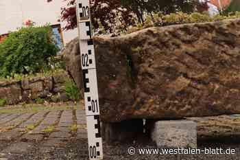 Unbekannter fährt in Neuenheerse vor Mauer und flüchtet