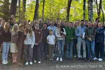 Jungjäger trainieren nach Jagdscheinprüfung in Altenbeken-Buke