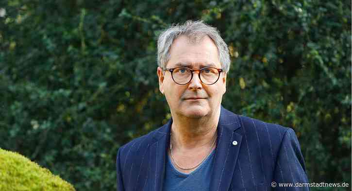 Oberbürgermeister Hanno Benz gratuliert Kurt Drawert zum Italo-Svevo-Preis