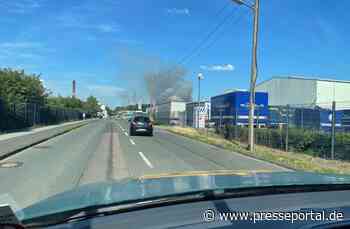 FW Ratingen: Grosses Feld in Vollbrand - Großeinsatz für die Feuerwehr Ratingen
