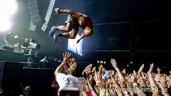 Österreicher springt bei Festival von Bühne – doch niemand fängt ihn auf