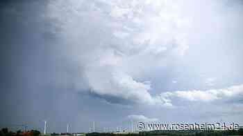 Erste Unwetter ziehen über Südwesten - Bäume umgestürzt