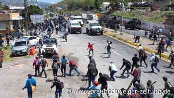 Mexiko: 13 Polizisten und Beamte als Geiseln genommen