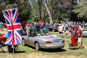 English autos park at the park at Ladysmith’s Brits on the Beach