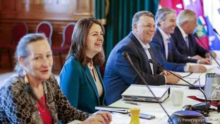 Ottawa could help health care with better international recruiting, Smith says