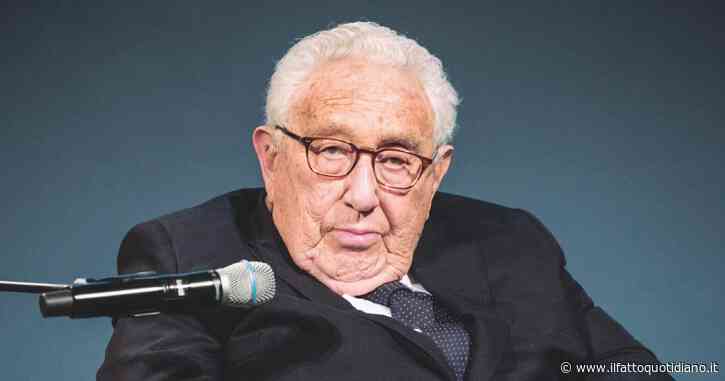 Scherzo telefonico a Kissinger. Che crede di parlare con Zelensky e dice: “Gli Usa avevano promesso che la Nato non si sarebbe allargata”