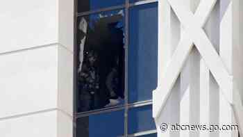 Man takes woman hostage in hotel room at Caesars casino, Las Vegas police say