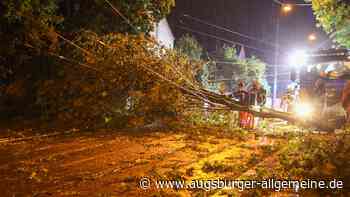 160 Polizei-Einsätze in der Nacht: Schweres Gewitter richtet Schäden in Augsburg an