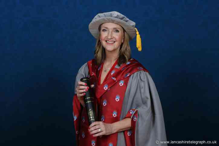 Victoria Derbyshire can't hold back tears as she receives UCLan award