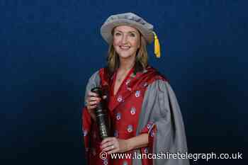 Victoria Derbyshire receives UCLan Honorary Fellowship