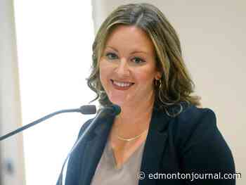 Alberta environment minister told to tackle oilsands cleanup, critics decry lack of action on environment
