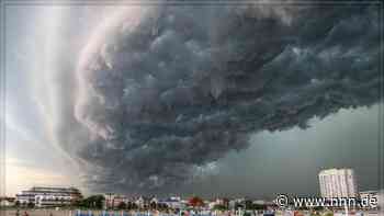 Spektakel am Himmel: Gewitter zieht über Warnemünde