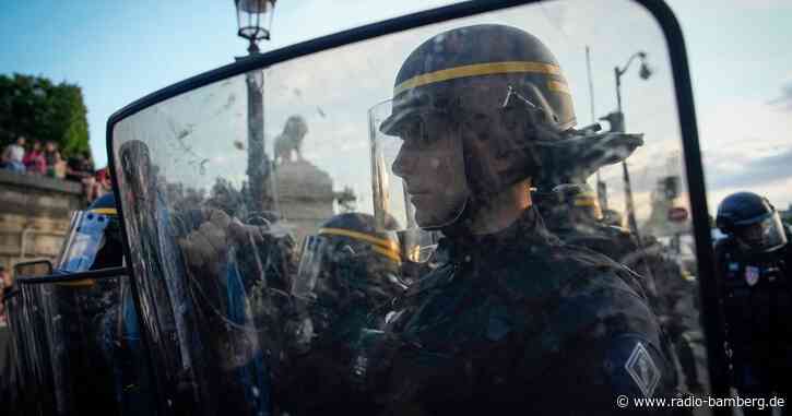 Frankreich sichert 14. Juli mit 130.000 Polizisten ab