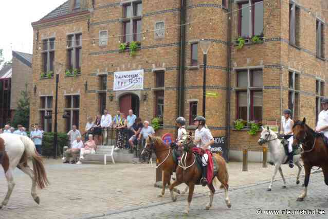 Etikhove verwelkomt veertigtal ruiters en menners op ommegang
