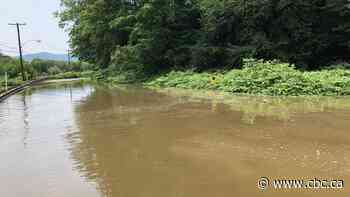 After heavy rains, floodwaters begin to recede in parts of Quebec