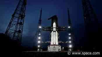 India's moon-landing mission is 'go' for Friday morning launch (photos)