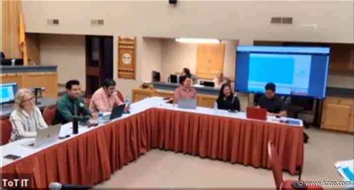 Taos leaders talk about air service options