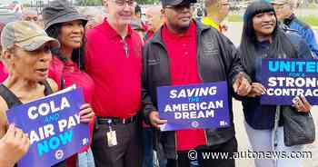 UAW leaders visit Detroit 3 plants to begin bargaining