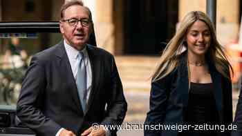 Spacey räumt in Londoner Prozess «romantische» Berührungen ein